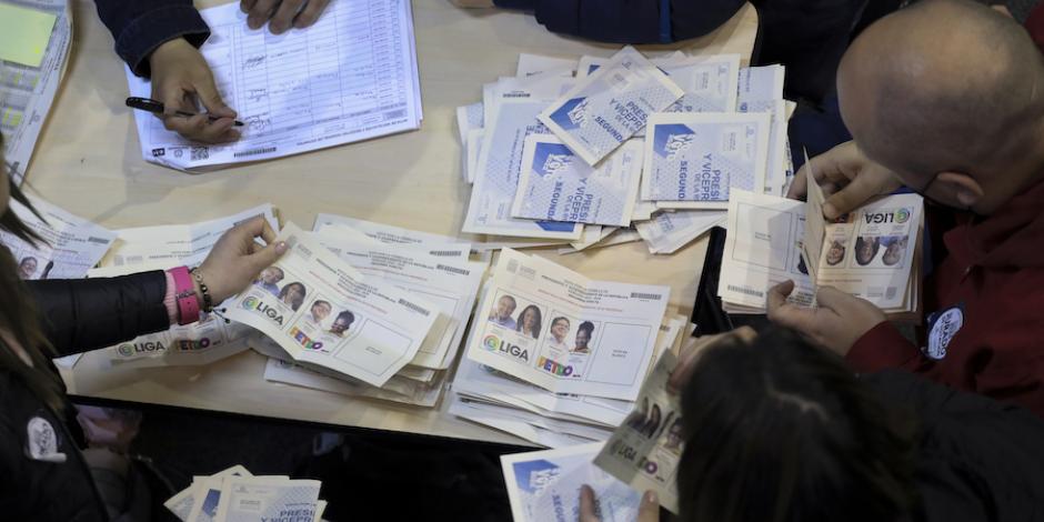 Autoridades Internacionales revisan que la votación y el recuento  en el país se condujeron con total normalidad, el pasado 19 de junio.