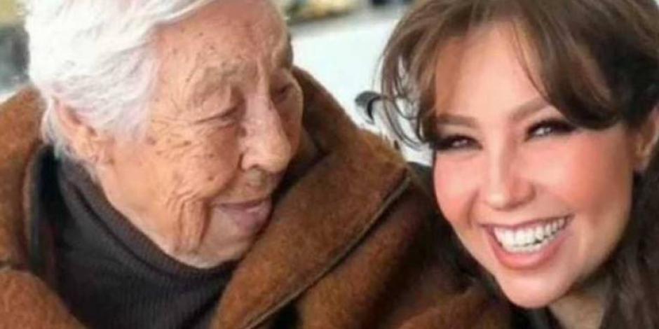 Thalía se despide destrozada se su abuelita Eva Mange: "Luchó hasta sus últimas de vida" (VIDEO)