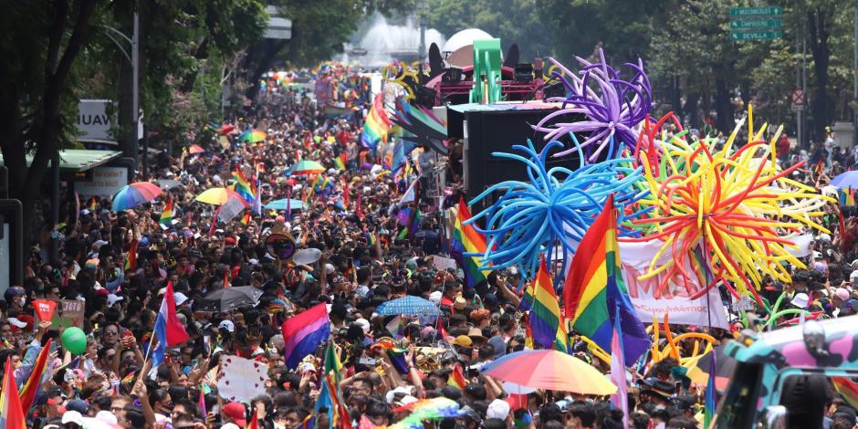 Claudia Sheinbaum es la primera Jefa de Gobierno en asistir a una marcha marcha LGBTTTI.