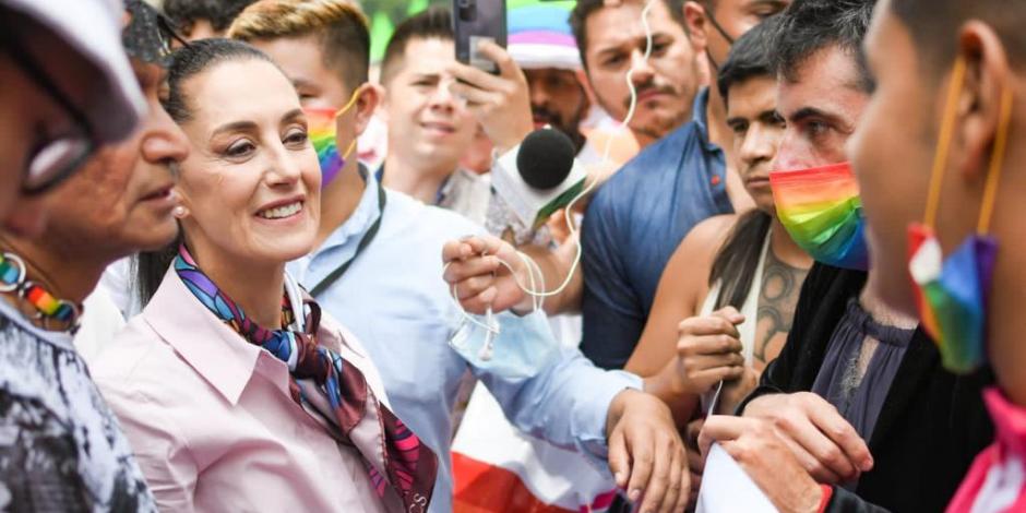 Claudia Sheinbaum asiste a la marcha del Orgullo LGBT+ en la CDMX