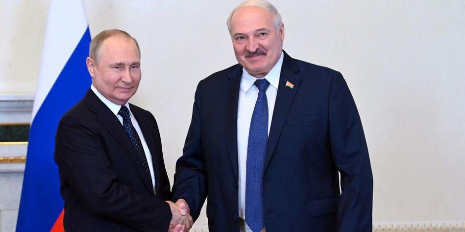 Vladimir Putin, presidente de Rusia, en reunión con su homólogo bielorruso, Alexander Lukashenko.