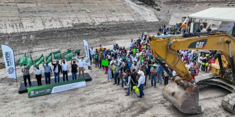 Esta inversión incluye las obras para los sistemas de agua potable, drenaje y alcantarillado en la localidad de Escalerillas.