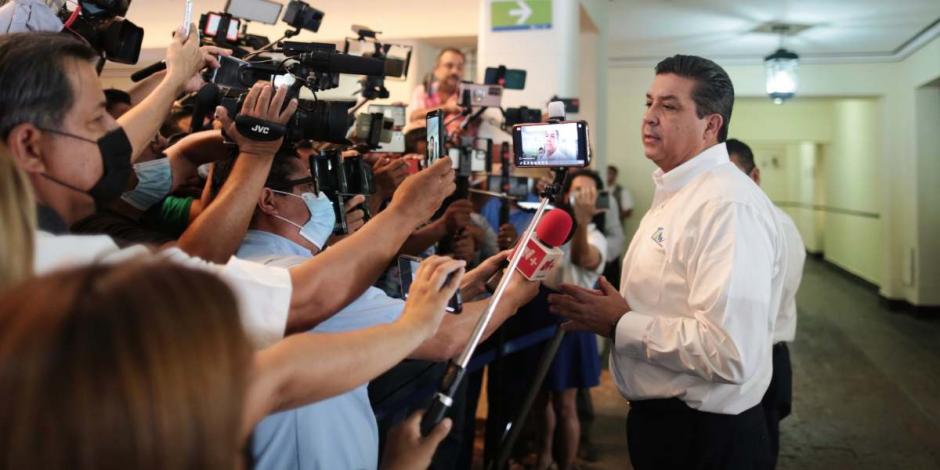 El gobernador de Tamaulipas, Francisco García Cabeza de Vaca, condenó los hechos suscitados la mañana de este miércoles en los que fue asesinado el periodista tamaulipeco Antonio de la Cruz.
