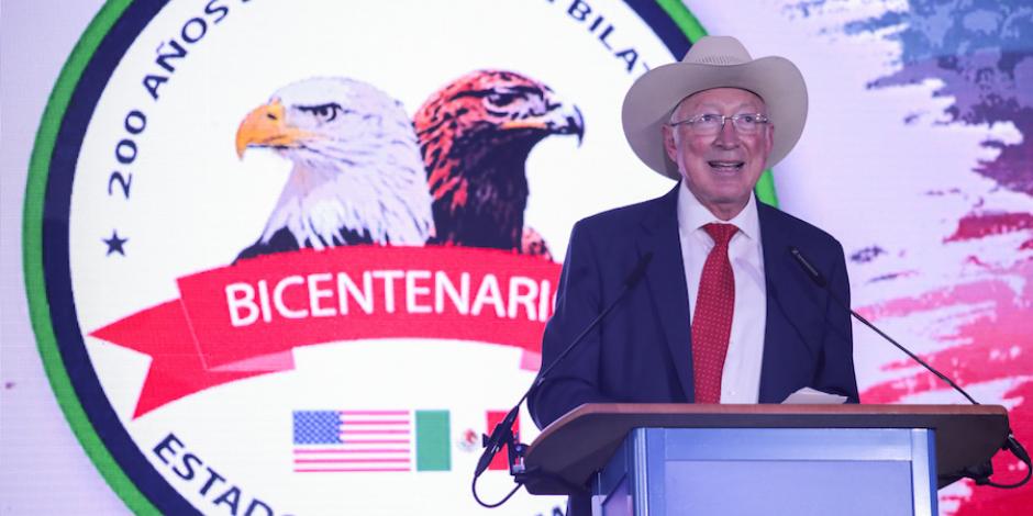 El embajador Ken Salazar, durante la celebración del 246 aniversario de la Independencia de los Estados Unidos, ayer.