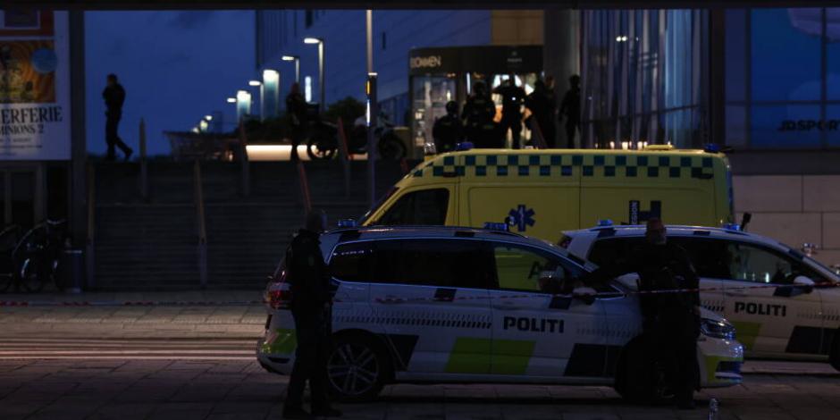 Policía de Copenhague confirma la muerte de tres personas tras tiroteo en centro comercial.