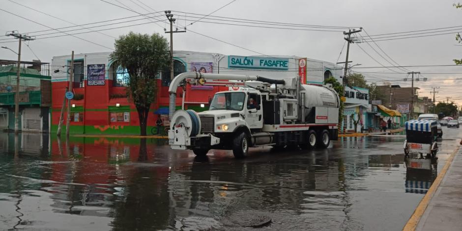 Intensas lluvias azotan a municipios del Edomex.