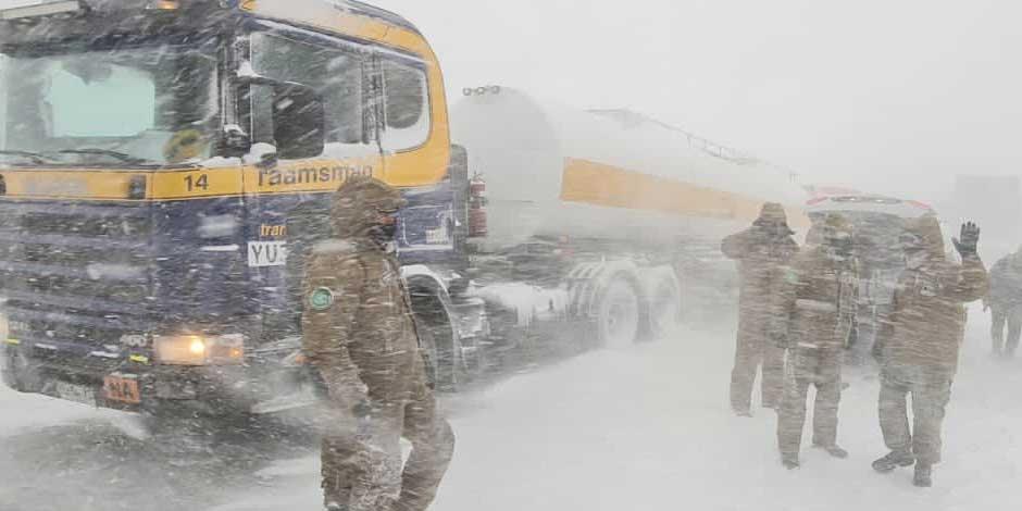 Lluvias y nevadas dejan 260 camiones varados en la frontera entre Chile y Argentina