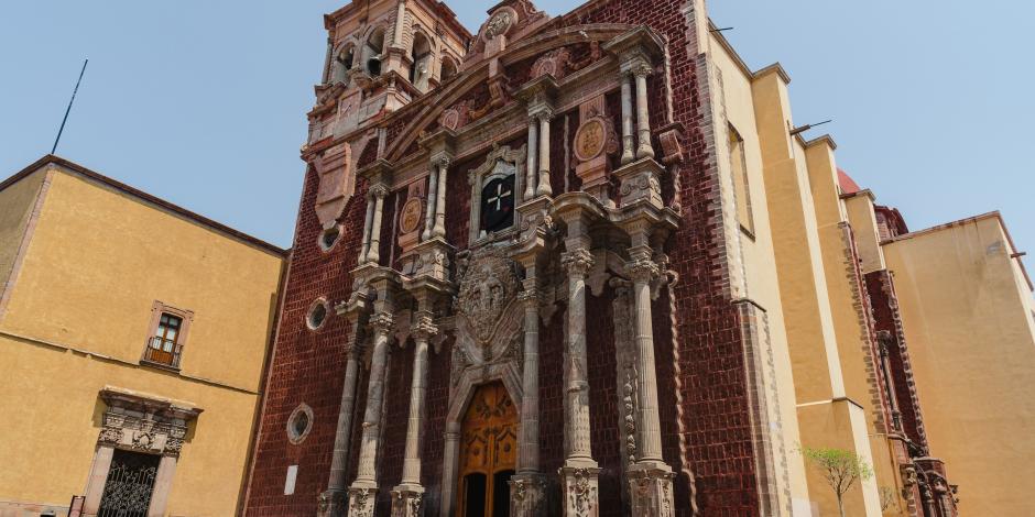 La Catedral de la ciudad de Querétaro es una de las más visitadas por los turistas.