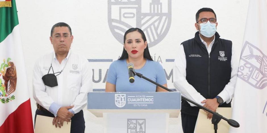 La alcaldesa de Cuauhtémoc, Sandra Cuevas, durante su mensaje ofrecido a los medios de comunicación, ayer.