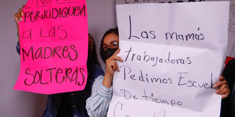 Madres protestan en San Lázaro para exigir ETC, en abril pasado.