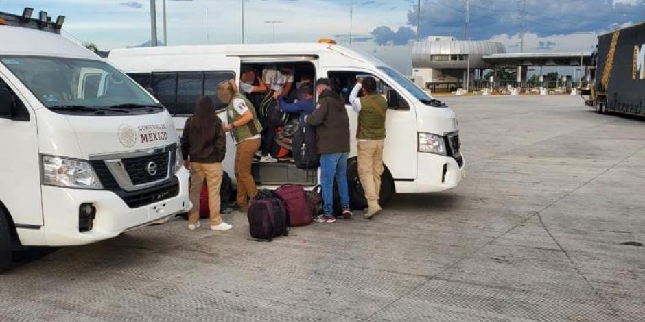 Rescatan a 19 migrantes cubanos en Puebla.