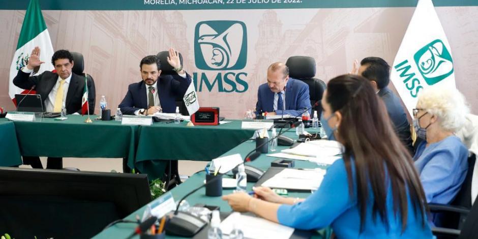 El Consejo Técnico del IMSS aprobó realizar una campaña de difusión para afiliación de personas trabajadoras del campo.