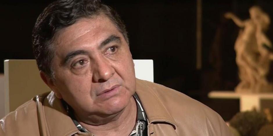 Hospitalizan de emergencia a Carlos Bonavides por ataque de bacteria: "Sigue dormido"