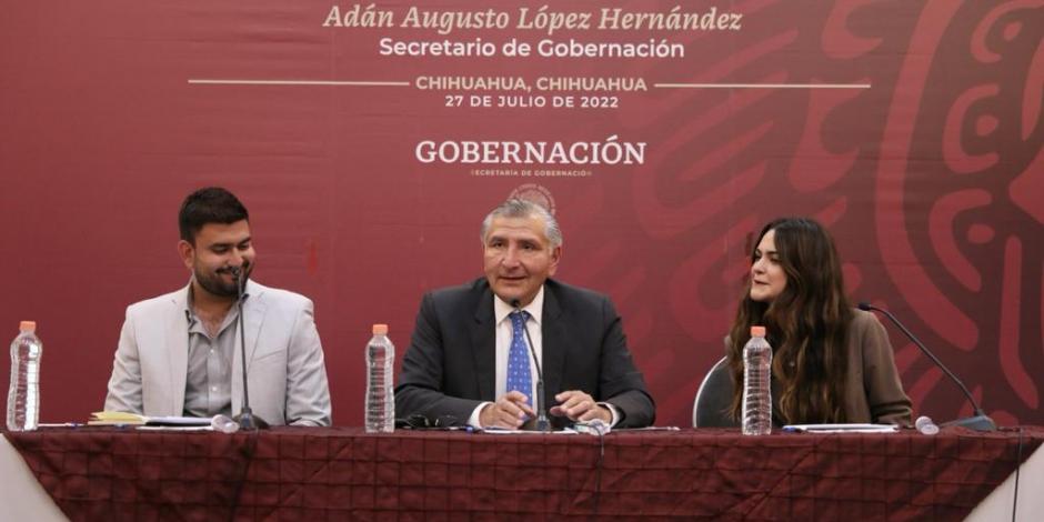Se compromete Adán Augusto López a resolver trámites a empresarios.