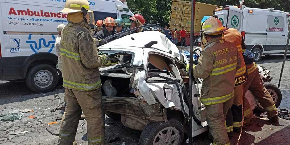 Tráiler embiste a 7 autos en la carretera Chapala, Jalisco; deja 9 heridos y 1 muerto