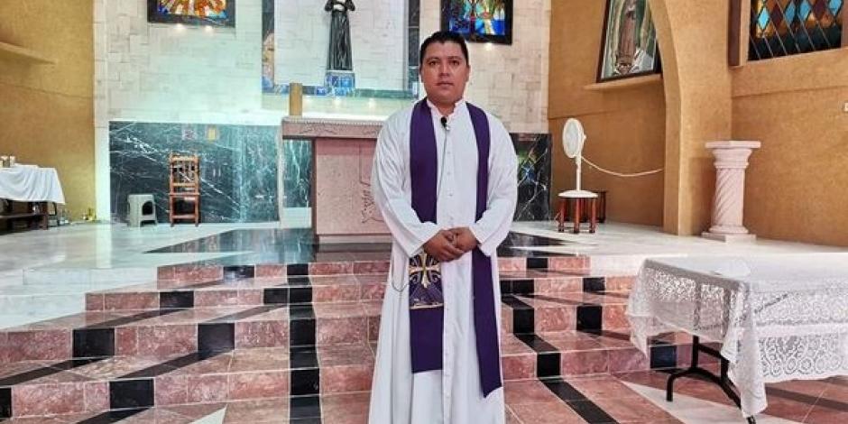 El sacerdote Felipe Vélez Jiménez, en la imagen, fue atacado a balazos en el municipio de Chilapa; recibió un disparo en el pómulo derecho.