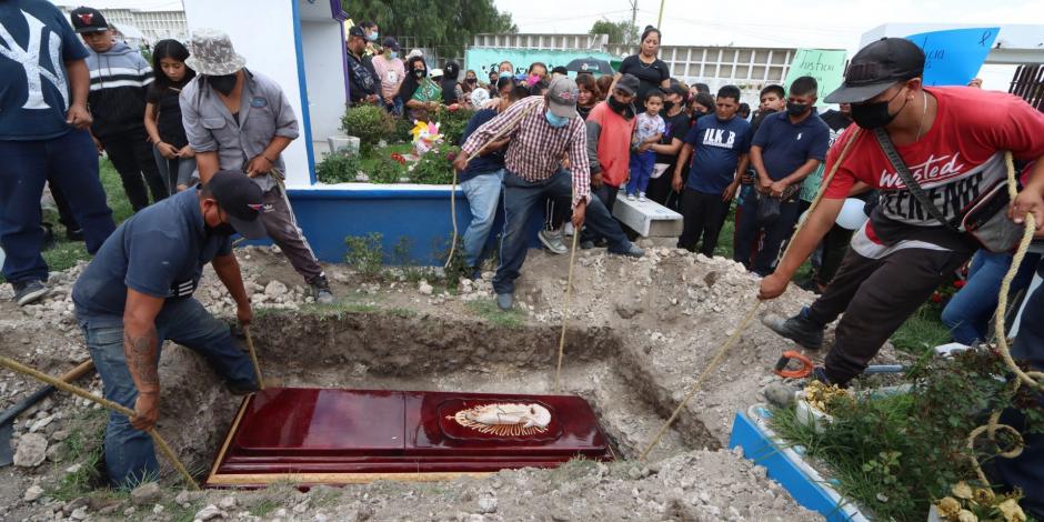 La joven fue sepultada el martes en el panteón de San Isidro Atlautenco, Ecatepec, Estado de México.