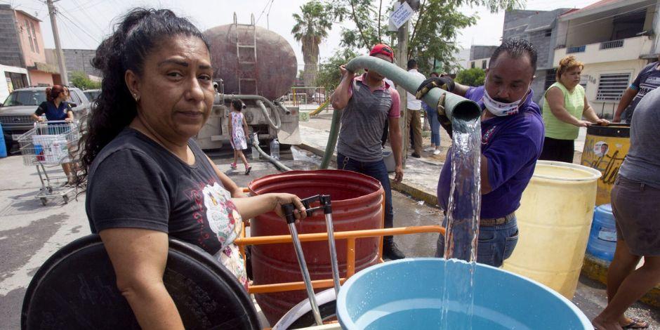 Reparto de agua en Nuevo León.