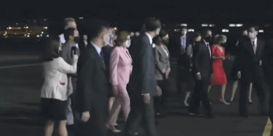Nancy Pelosi aterriza en Taiwán.