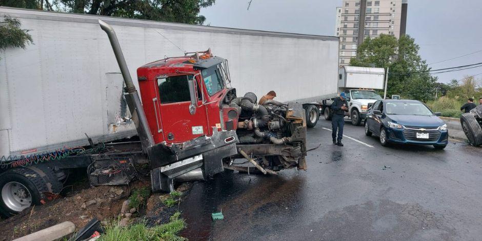 Accidente vehicular en la carretera México-Toluca.