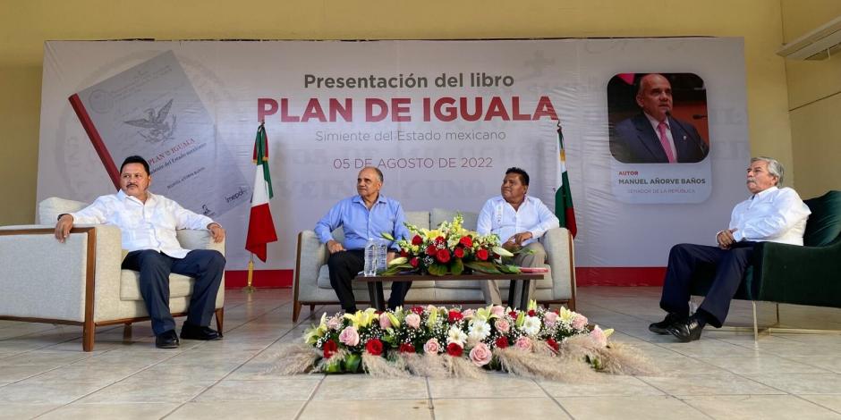 El senador priista Manuel Añorve Baños presentó su libro “Plan de Iguala, Simiente del Estado Mexicano”.