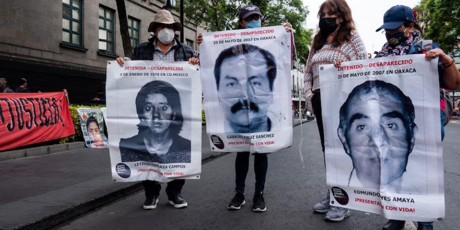 Familiares de desaparecidos se manifiestan frente a la SCJN, el 22 de junio.
