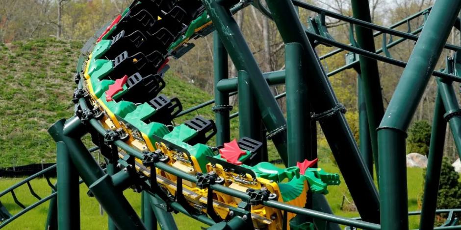 Se estrellan dos carritos de montaña rusa de Legoland, en Alemania; hay 34 heridos