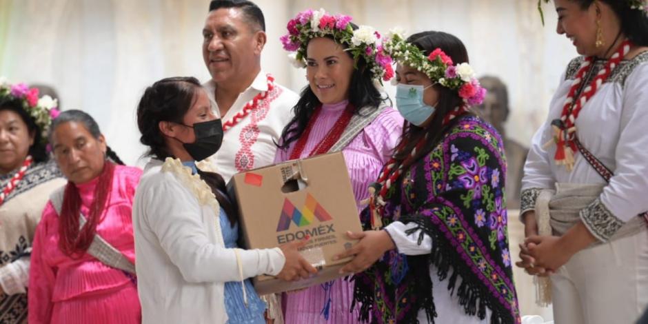 En el marco del Día Internacional de los Pueblos Indígenas, en Edomex se entregaron canastas del programa “Familias Fuertes, Niñez Indígena” 