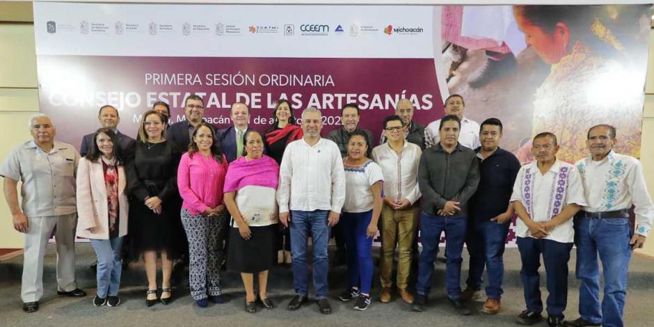 Alfredo Ramírez Bedolla instala Consejo Estatal de las Artesanías.