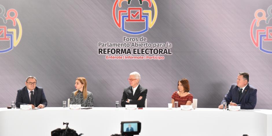 Participantes al foro abierto para la Reforma Electoral, ayer.