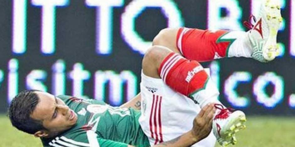 Luis Montes sufrió una fuerte lesión a dos semanas del Mundial de Brasil 2014 durante un amistoso entre la Selección Mexicana y Ecuador.