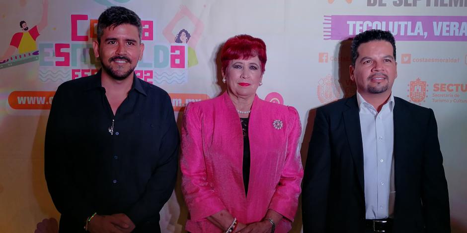 Lázaro Espinosa, Reyna Enith Domínguez y Héctor Aguilera anuncian el Costa Esmeralda Fest 2022, del 2 al 4 de septiembre, en Tecolutla, Veracruz.