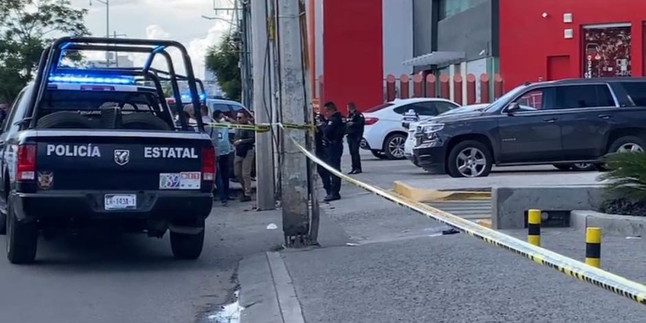 Intento de asalto en Querétaro desata balacera; reportan a una persona lesionada.