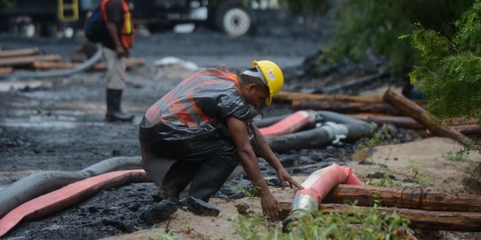 La construcción del tajo para el rescate de los mineros atrapados en "El Pinabete" desde el 3 de agosto comenzará este lunes