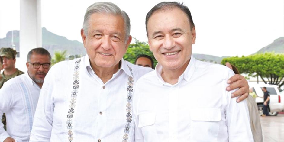 Andrés Manuel López Obrador junto al gobernador de Sonora.