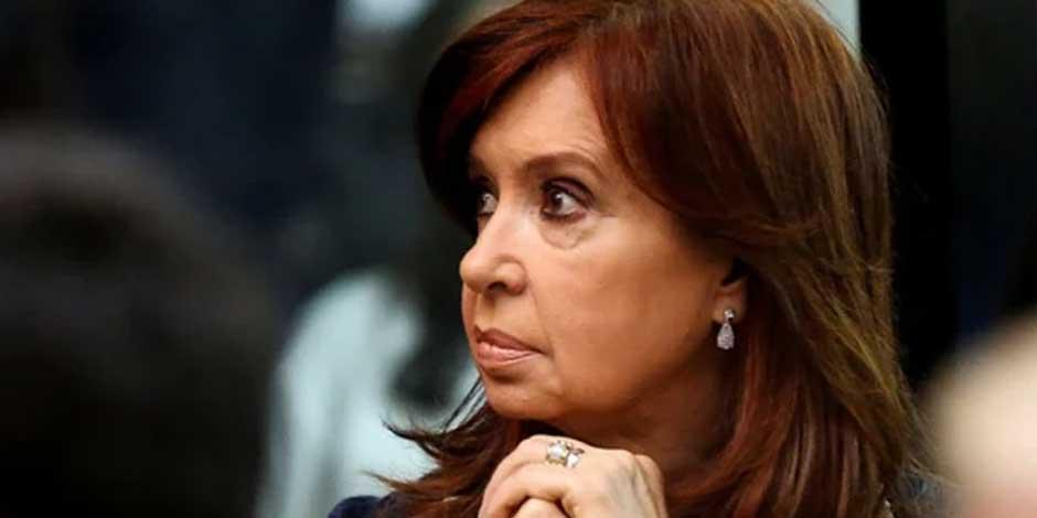 Un hombre le apuntó con un arma en la cara a la vicepresidenta Cristina Fernández. 