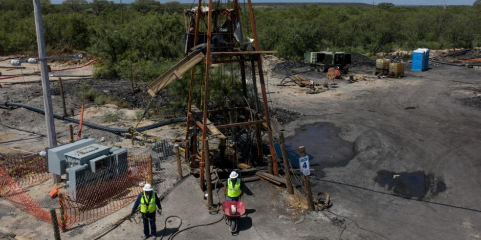 Continúan los trabajos para rescatar a diez obreros atrapados al interior de la mina "El Pinabete", en Coahuila.