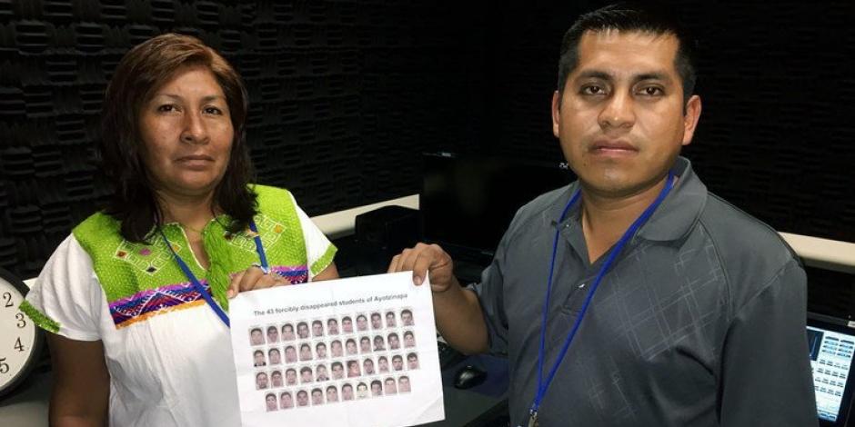María de Jesús Tlatempa y Cruz Bautista, familiares de estudiantes desaparecidos, en una imagen de archivo.