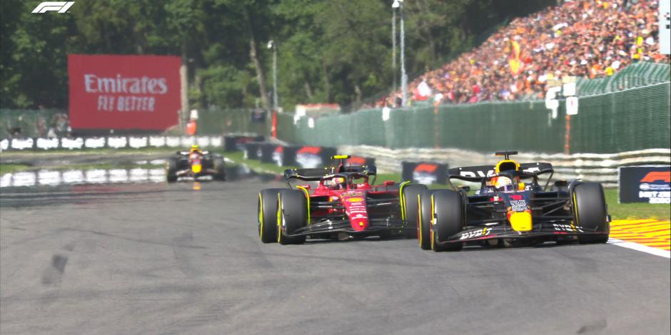 Max Verstappen liderando el GP de Bélgica de F1.