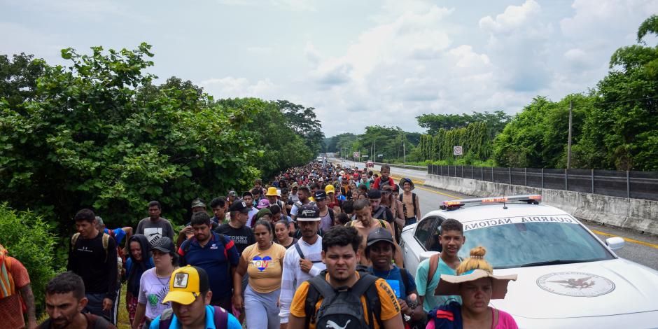 El contingente de indocumentados, tras su salida de Tapachula, Chiapas, ayer.