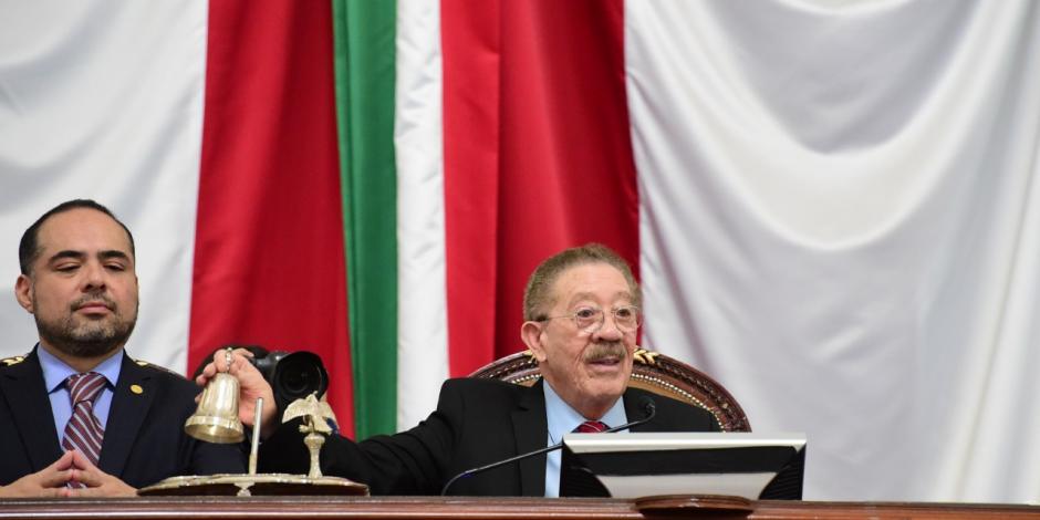 El presidente del Congreso de la Ciudad de México, Héctor Díaz Polanco, al dar inicio a la sesión preparatoria que se llevó a cabo en el recinto de Donceles, ayer.
