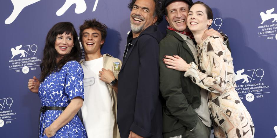 Griselda Siciliani, Iker Sánchez Solano, Alejandro González Inárritu, Daniel Giménez Cacho y Ximena Lamadrid, previo a la proyección de la cinta.