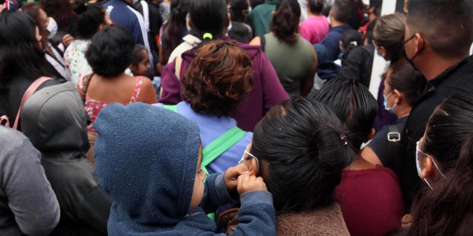 Padres acuden a vacunar a menores en Morelos, el pasado 28 de agosto.