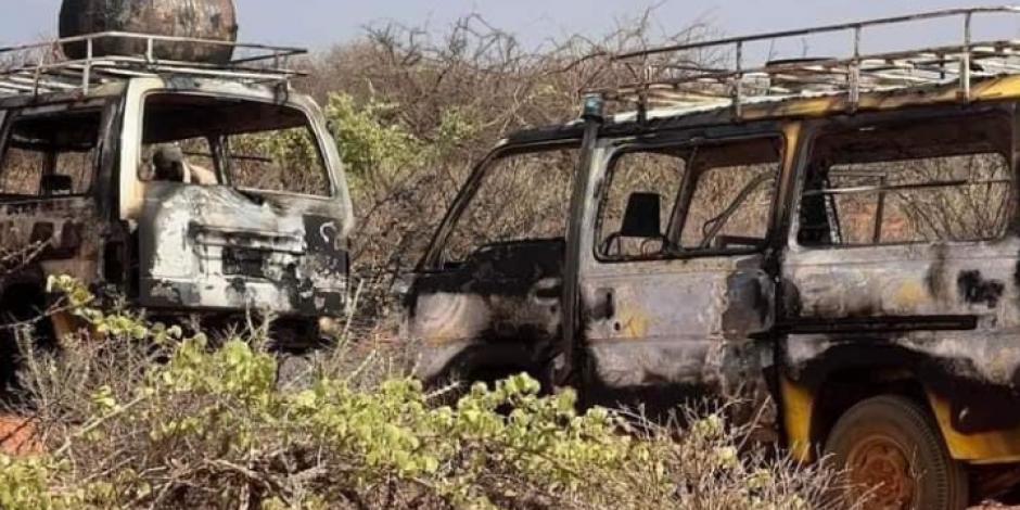El grupo Al-Shabab incendió vehículos que transportaban utensilios y alimentos de ayuda humanitaria.
