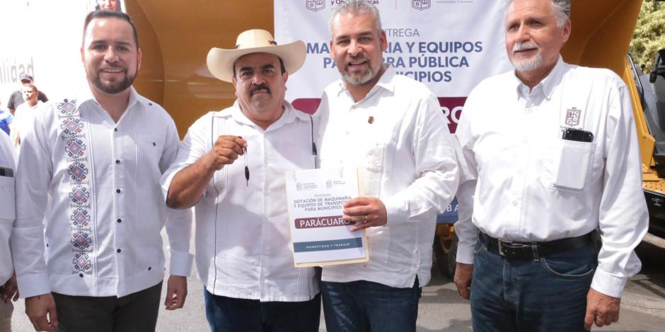 Ramírez Bedolla pone en marcha el programa de entrega de maquinaria a municipios
