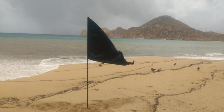 Restringen acceso a las playas en Los Cabos por efectos del huracán “Kay”