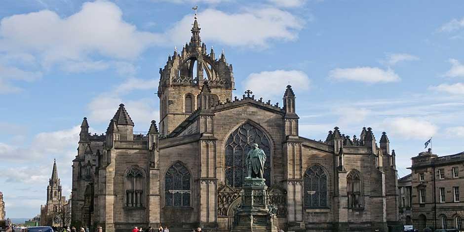 Imagen de la catedral de St Giles, donde se prevé que el ataúd de la reina Isabel II repose por 24 horas