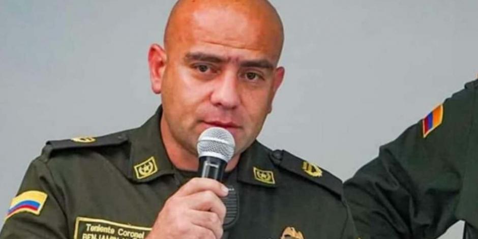 El coronel Benjamín Núñez se entregó a las autoridades en el Consulado de Colombia en México.