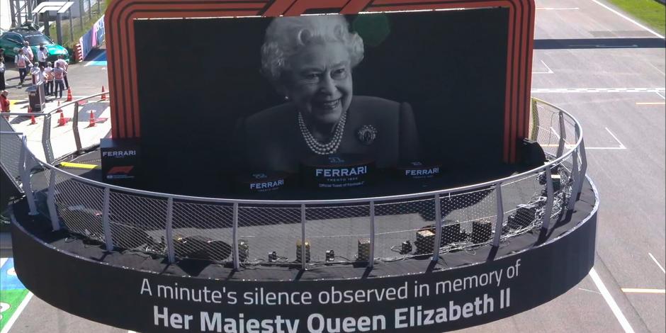 Una foto de la reina en blanco y negro engalanó lo que sería el podio del Gran Premio de Italia de F1.