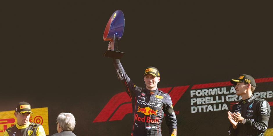 Verstappen gana y se pone a un triunfo del título de Fórmula 1